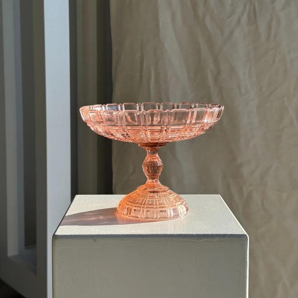 Platter and bowls - Pink glass bowl with pedestal H20 D 15.5 - OFFICE OBJETS