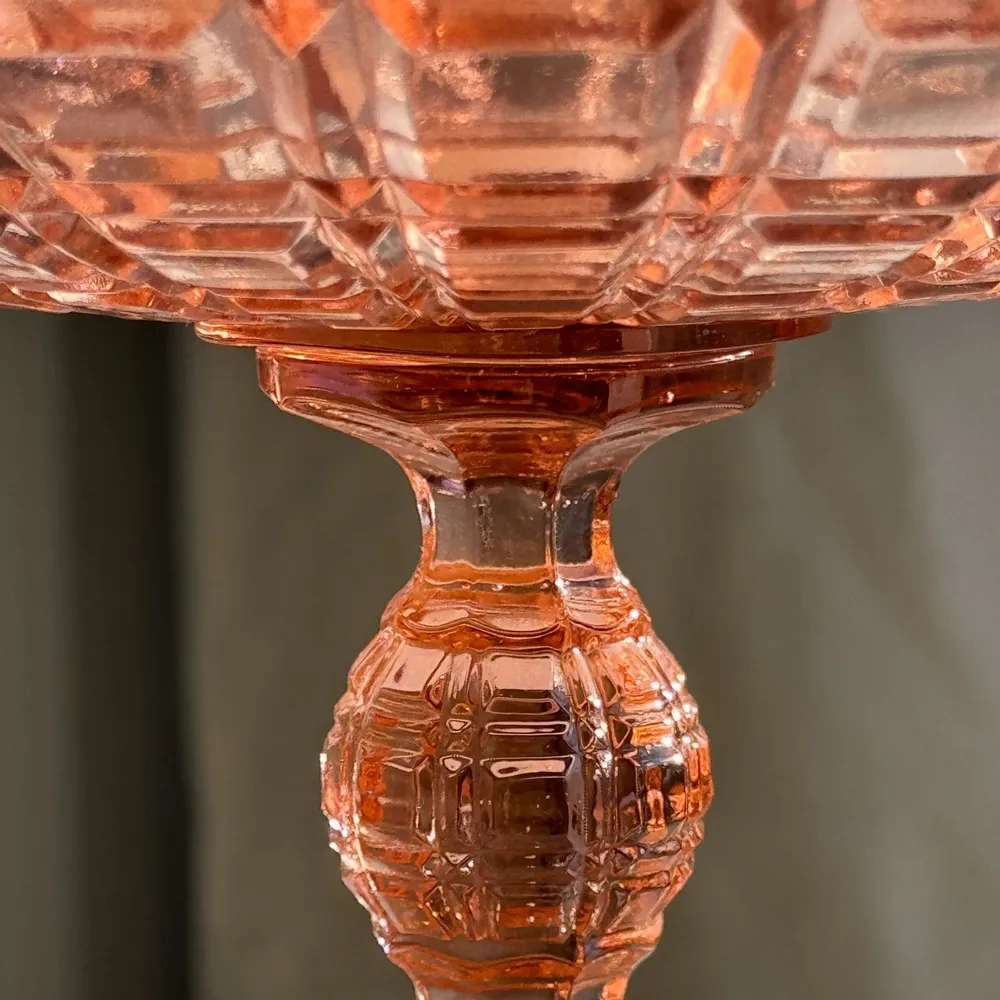 Platter and bowls - Pink glass bowl with pedestal H20 D 15.5 - OFFICE OBJETS
