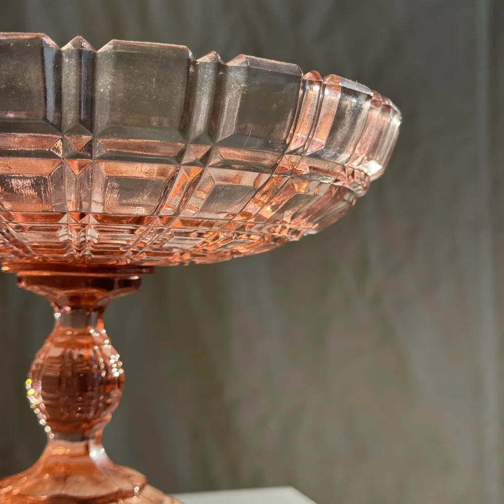 Platter and bowls - Pink glass bowl with pedestal H20 D 15.5 - OFFICE OBJETS