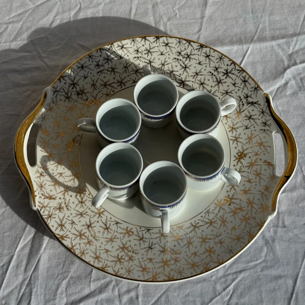 Platter and bowls - Small vintage pie dish with 2 handles gold with abstract patterns D28 - OFFICE OBJETS
