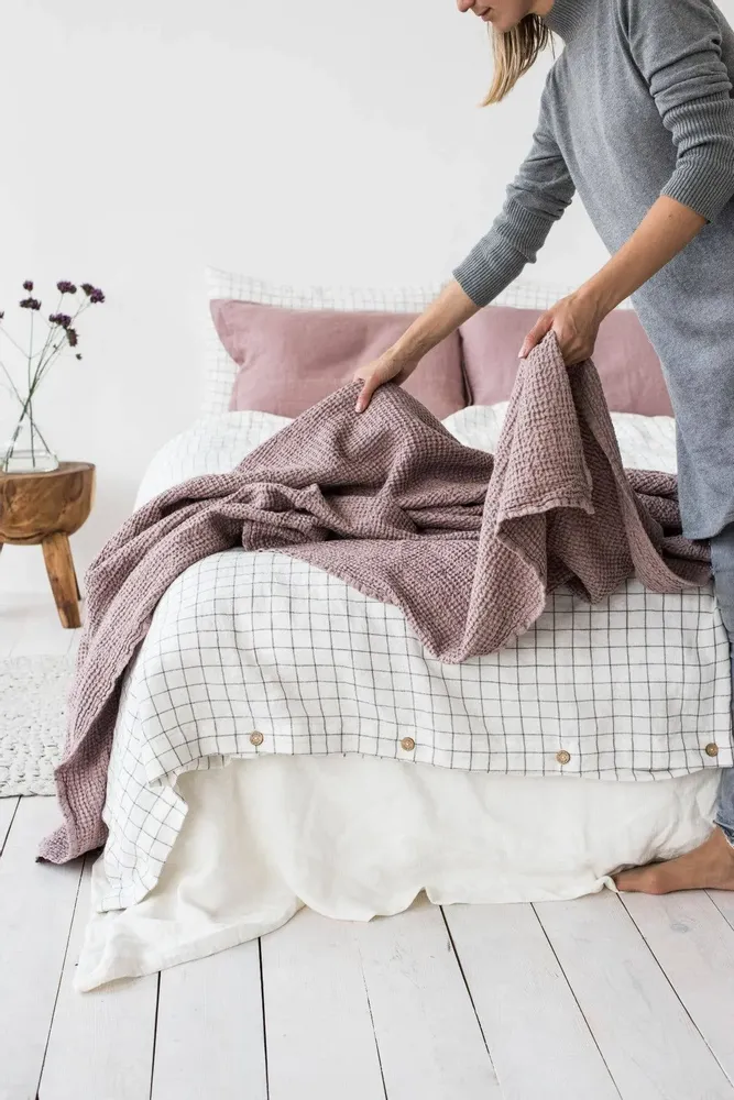 Linge de lit - Couverture gaufrée en lin couleur bois de rose - MAGICLINEN