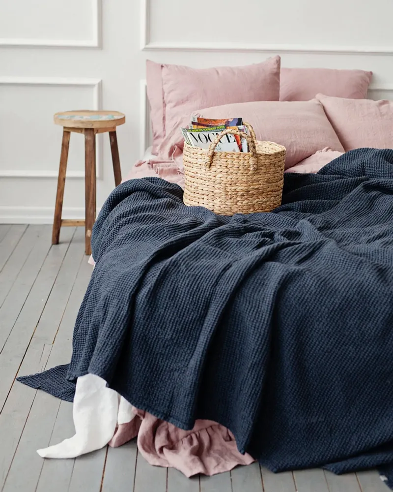Linge de lit - Couverture gaufrée en lin gris foncé - MAGICLINEN
