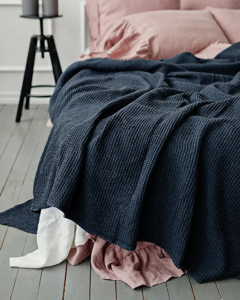 Linge de lit - Couverture gaufrée en lin gris foncé - MAGICLINEN
