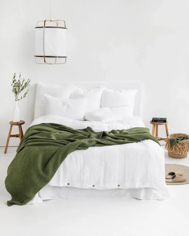 Bed linens - Linen waffle blanket in Forest green - MAGICLINEN