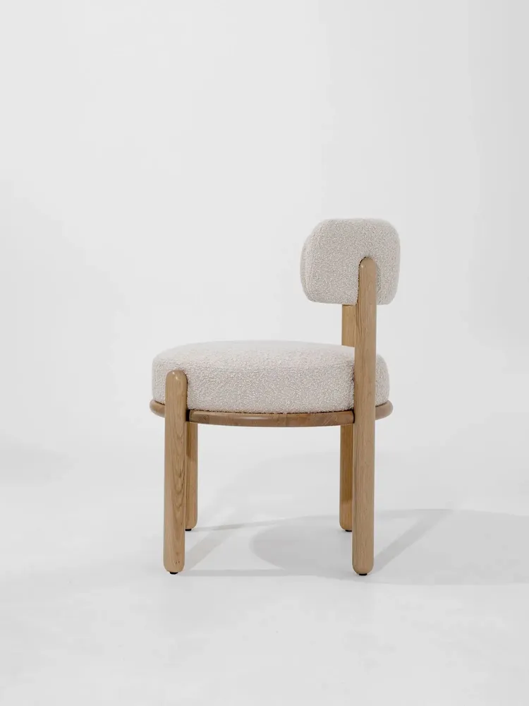Chairs for hospitalities & contracts - STRIHA | Award-Winning Sculptural Oak Chair - TIVOLI