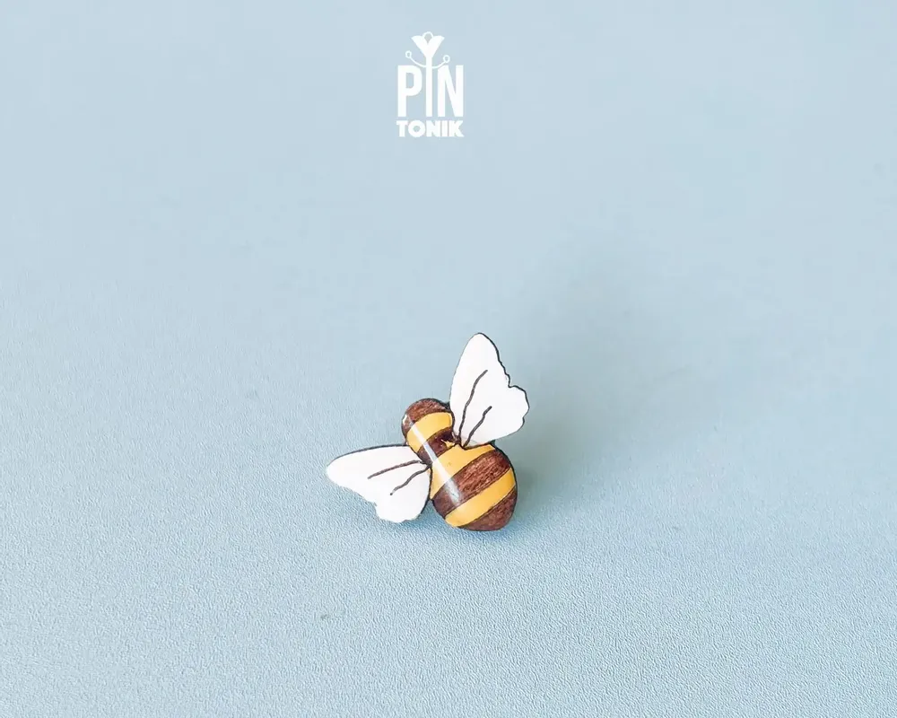 Jewelry - Bumble Bee Wooden Pin - PINTONIK