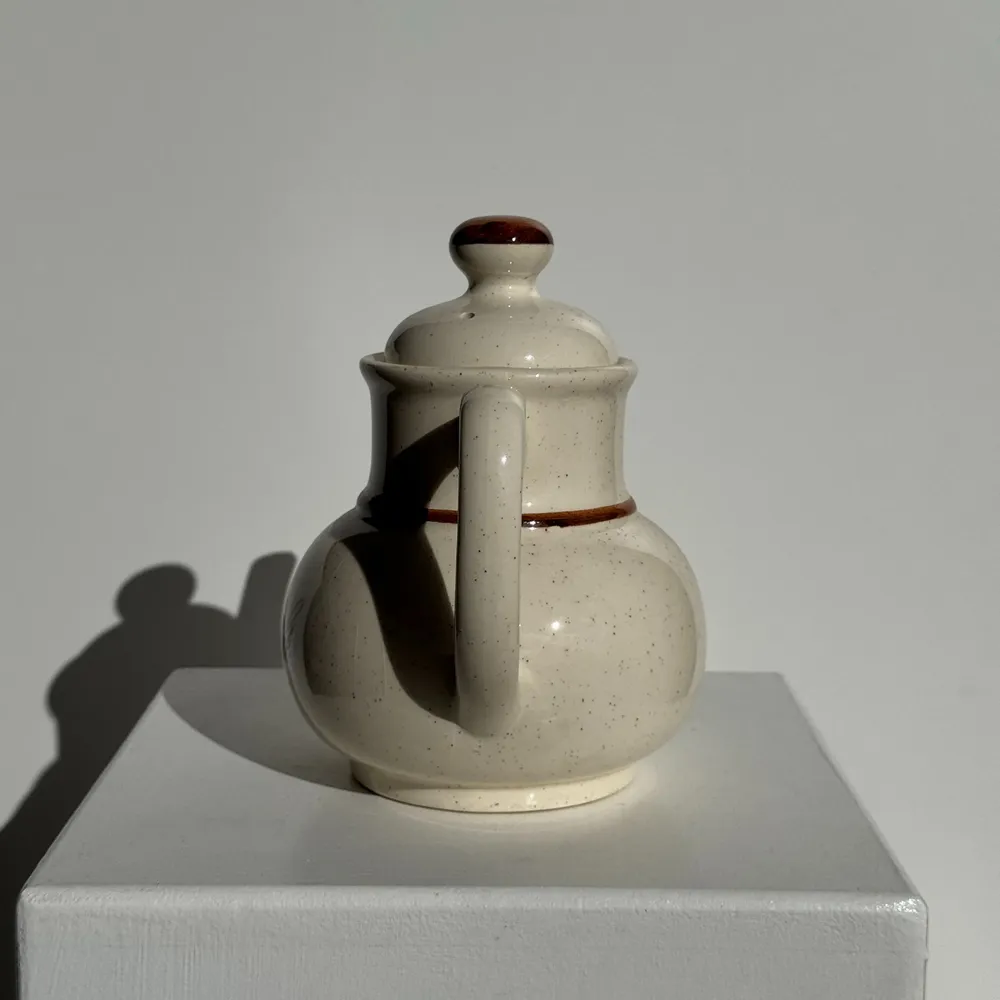 Tea and coffee accessories - Cream earthenware coffee pot with Café H19\ t lettering - OFFICE OBJETS