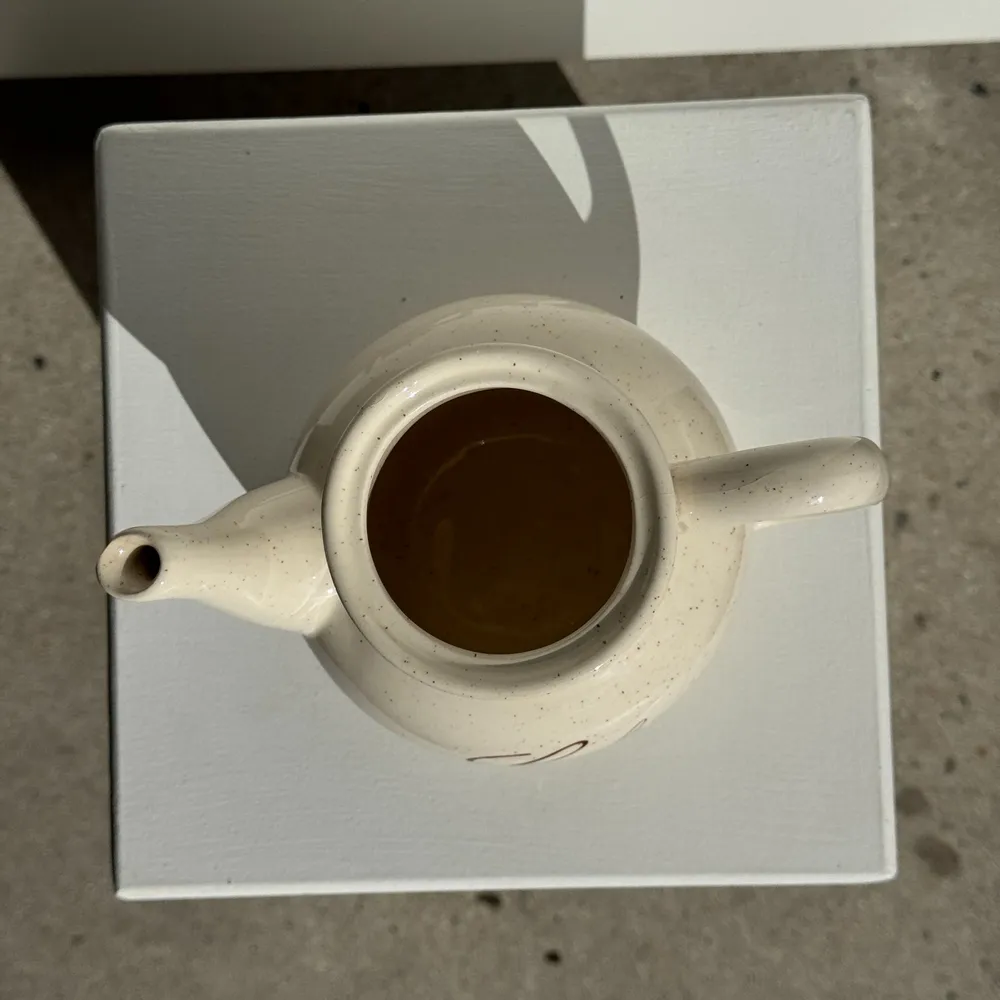 Tea and coffee accessories - Cream earthenware coffee pot with Café H19\ t lettering - OFFICE OBJETS