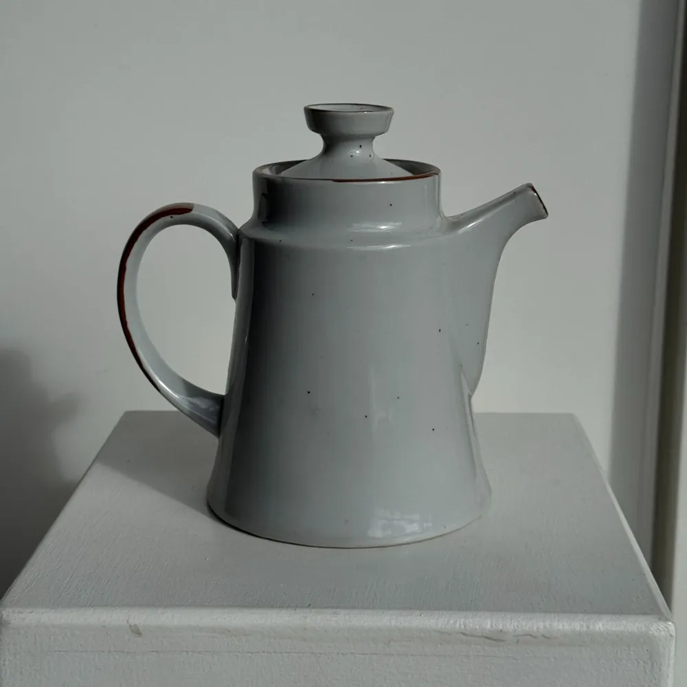 Tea and coffee accessories - Blue and brown stylized flower teapot H18 - OFFICE OBJETS