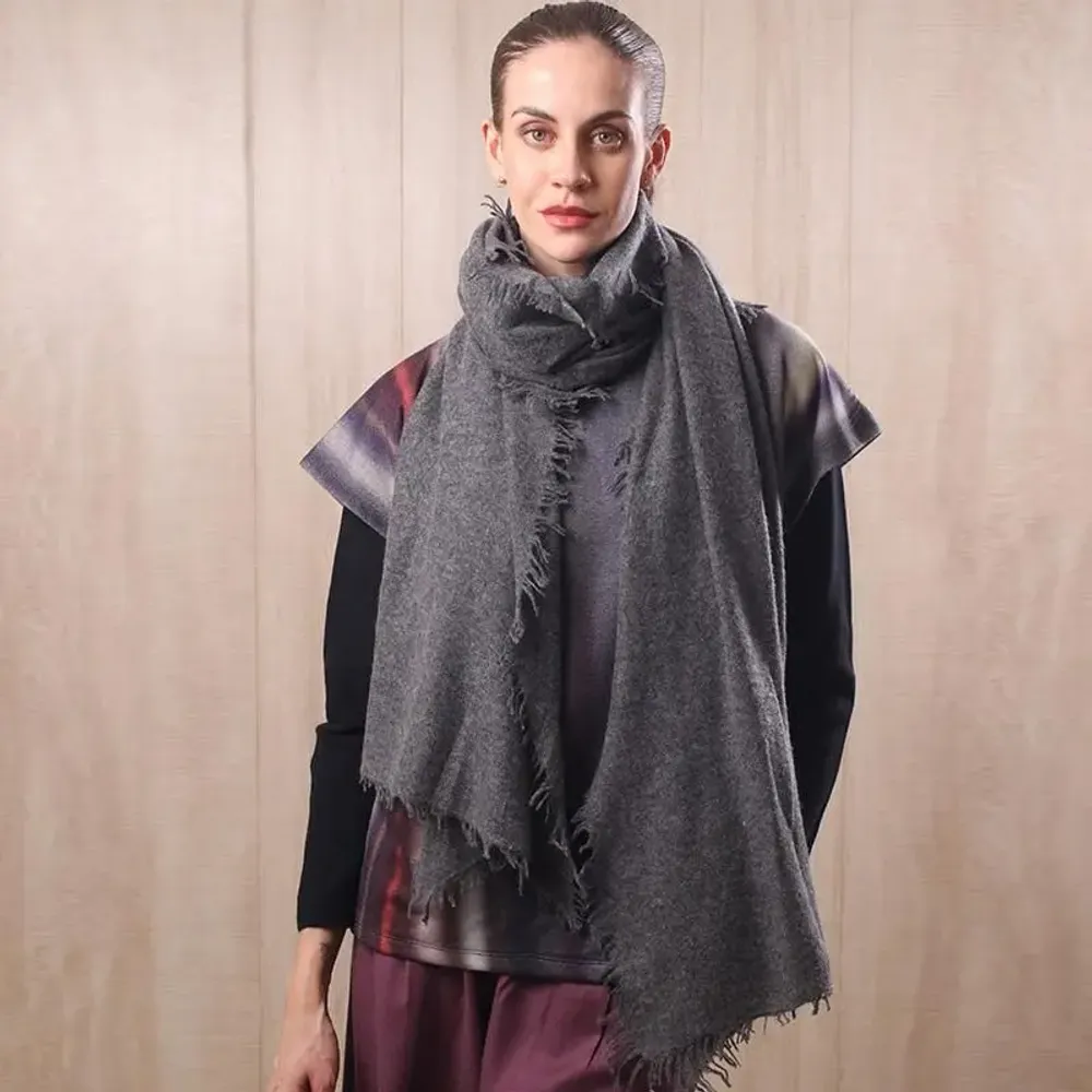 Foulards et écharpes - Écharpe en cachemire mélangé tricotée et feutrée à la main - PASHMA