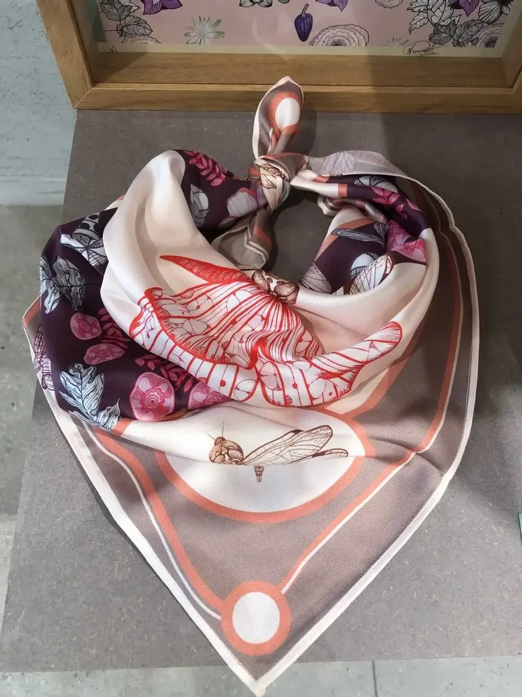 Foulards et écharpes - foulard en satin , Création et impression françaises - KOUNTHEA RETH