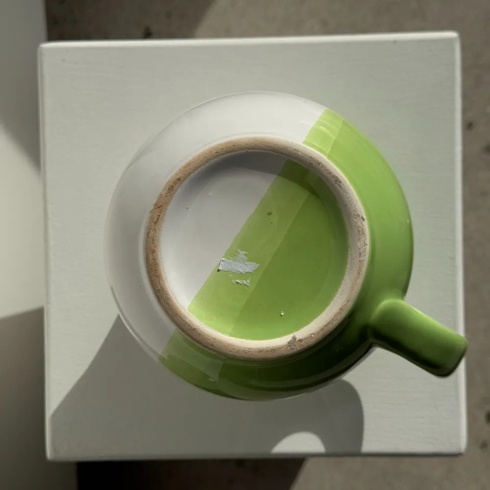 Carafes - 90s white and green ceramic carafe H17 D11 - OFFICE OBJETS