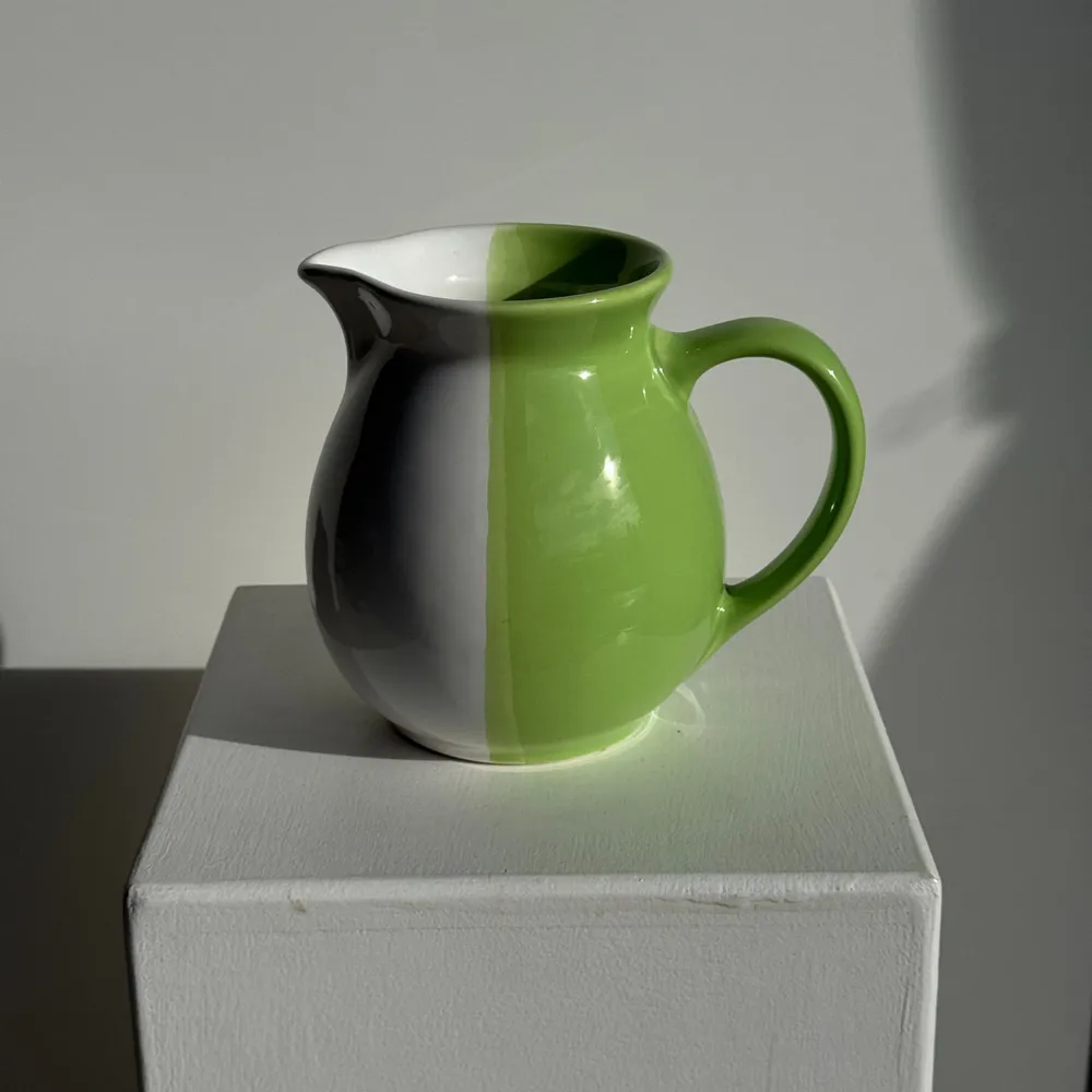 Carafes - 90s white and green ceramic carafe H17 D11 - OFFICE OBJETS