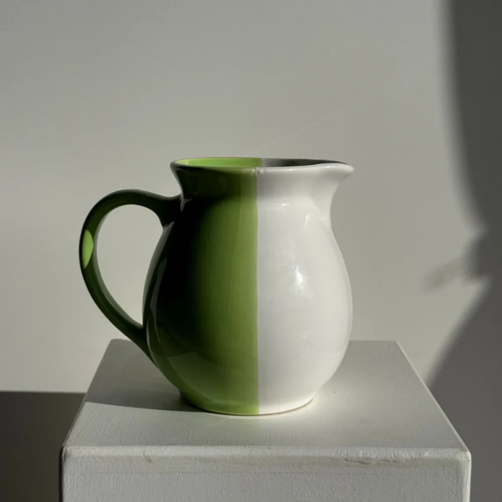 Carafes - 90s white and green ceramic carafe H17 D11 - OFFICE OBJETS