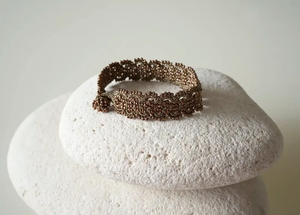 Jewelry - WIRE AND PEARL BRACELET, HAND-CROCHETED, BARK MODEL - KARAWAN AUTHENTIC