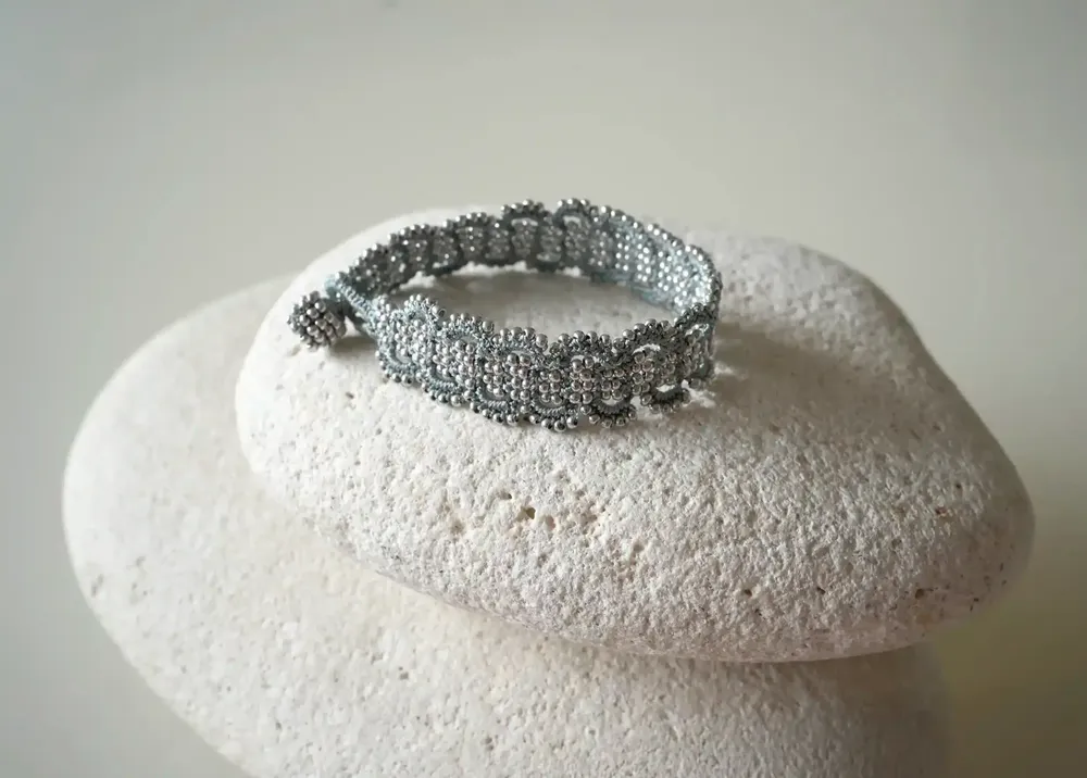 Jewelry - WIRE AND PEARL BRACELET, HAND-CROCHETED, BARK MODEL - KARAWAN AUTHENTIC