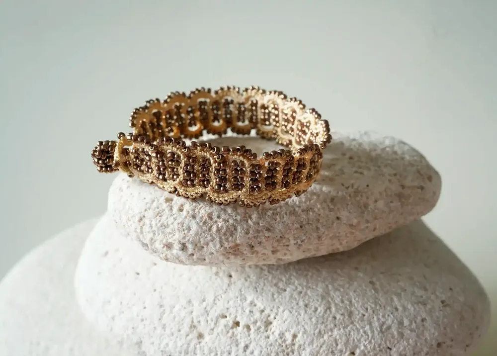Jewelry - WIRE AND PEARL BRACELET, HAND-CROCHETED, BARK MODEL - KARAWAN AUTHENTIC