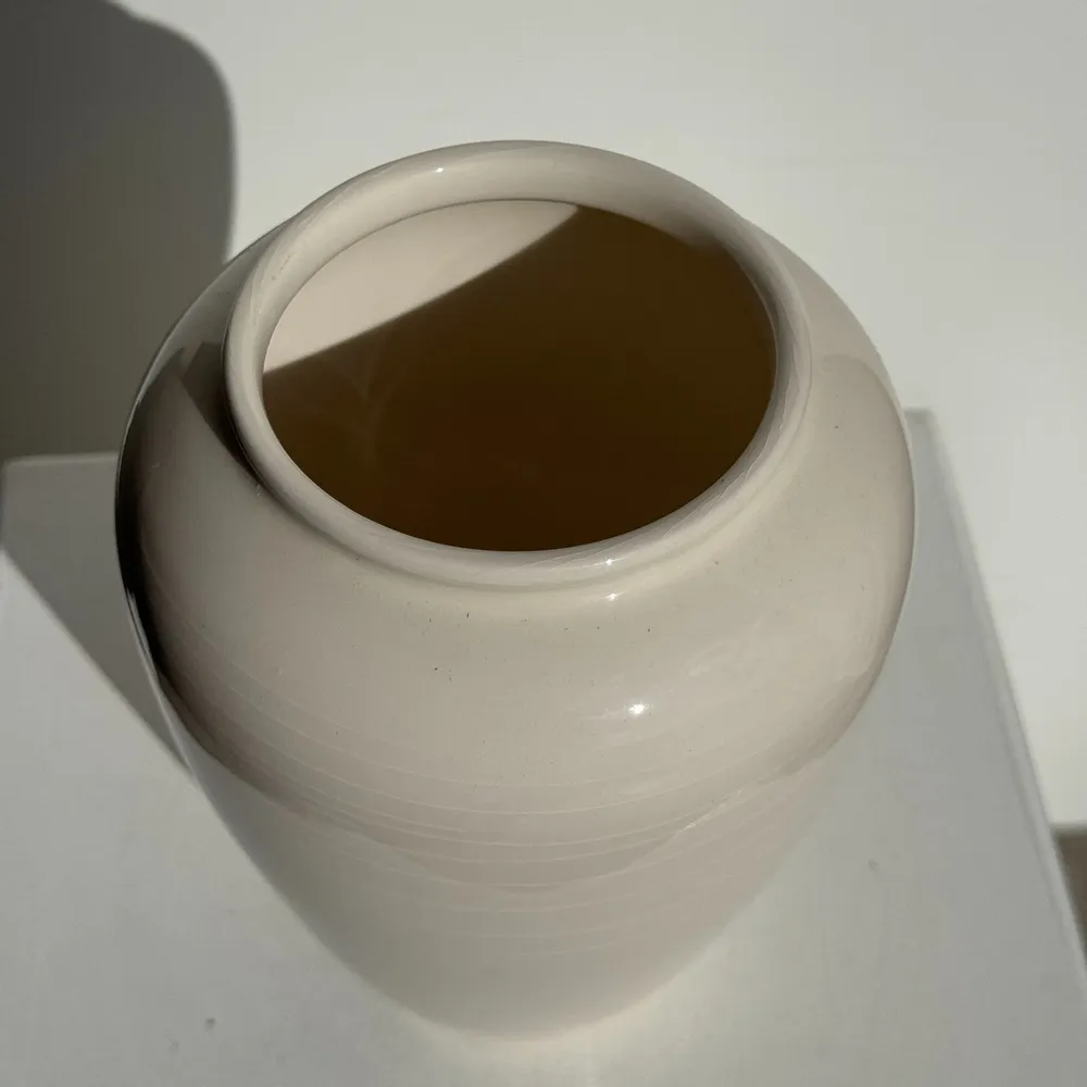 Vases - Vase moderne oblong blanc H18,5 - OFFICE OBJETS