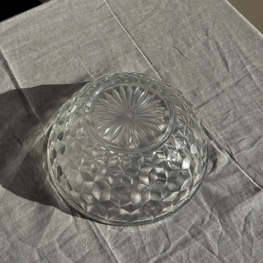 Plats et saladiers - Petit saladier en verre vintage à motif de cubes - OFFICE OBJETS