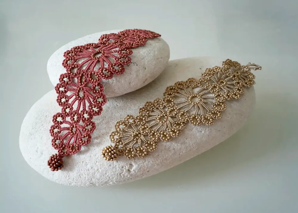 Bijoux - BRACELET RAFFINÉ EN DENTELLE ET PERLES, MODÈLE HAWA - KARAWAN AUTHENTIC