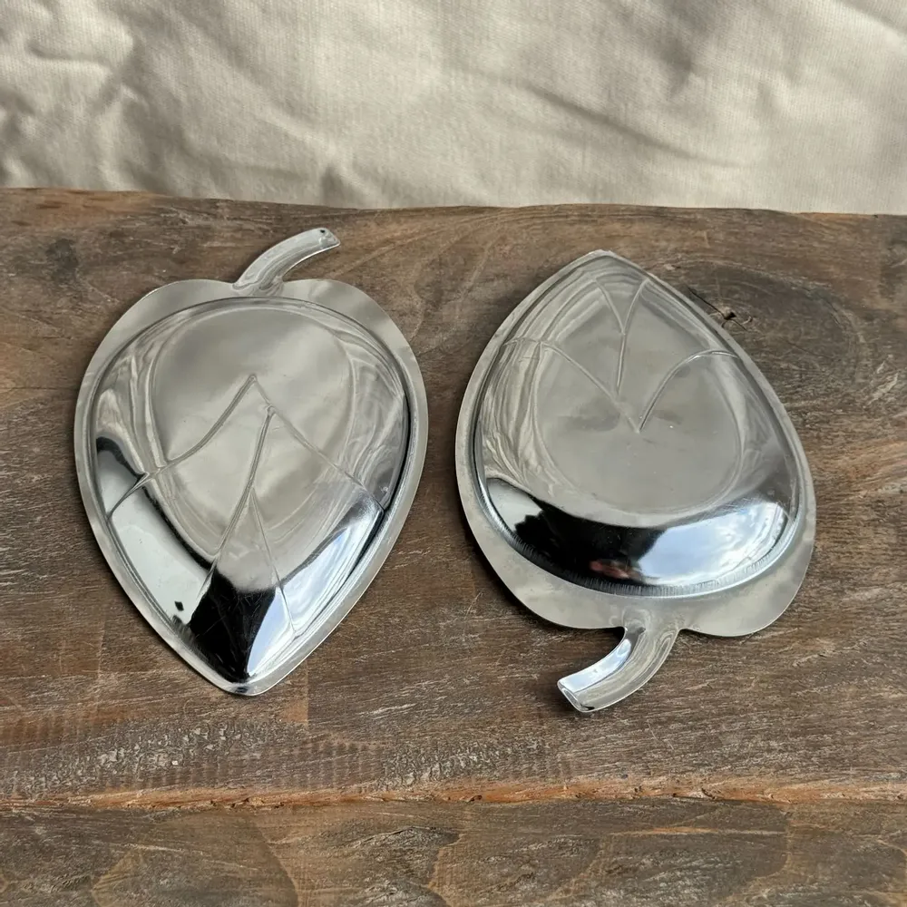 Decorative objects - Pair of silver-plated metal cups in the shape of a stylized leaf 11.5x - OFFICE OBJETS