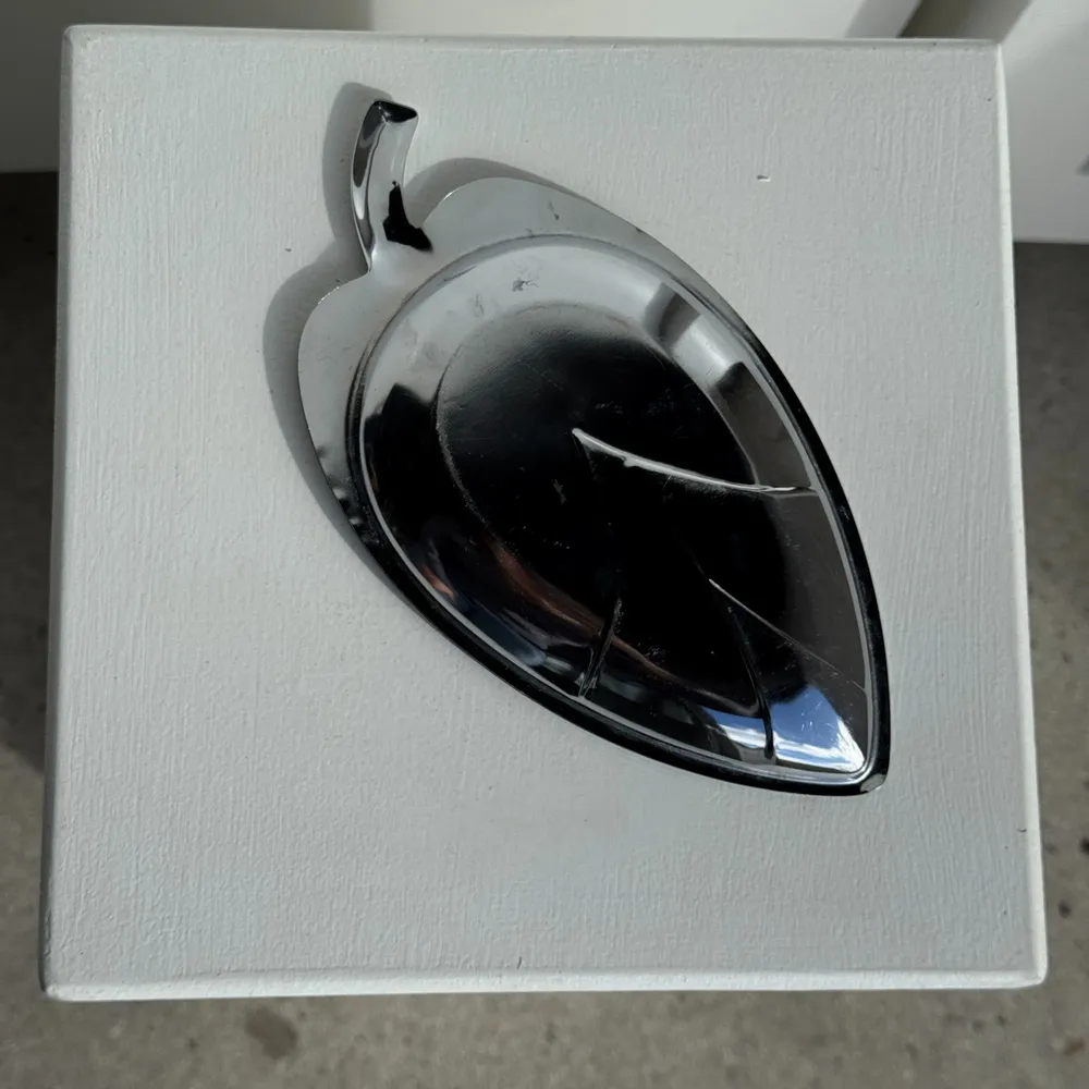 Decorative objects - Pair of silver-plated metal cups in the shape of a stylized leaf 11.5x - OFFICE OBJETS