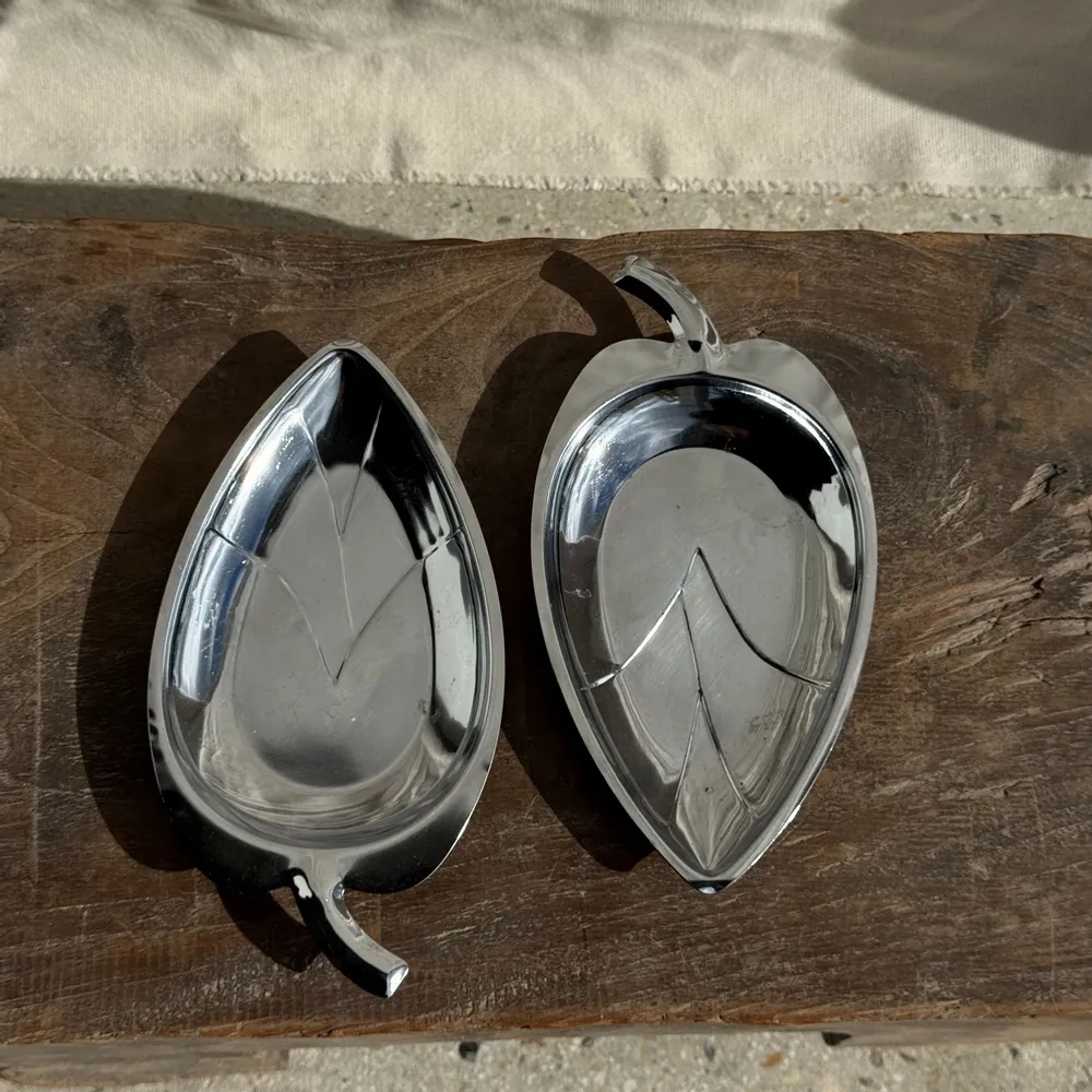Decorative objects - Pair of silver-plated metal cups in the shape of a stylized leaf 11.5x - OFFICE OBJETS