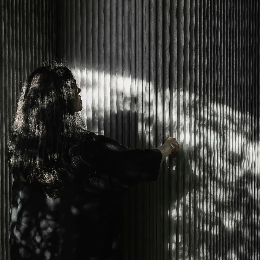 Acoustic solutions - aluminum textile softwall | flexible freestanding partition - MOLO