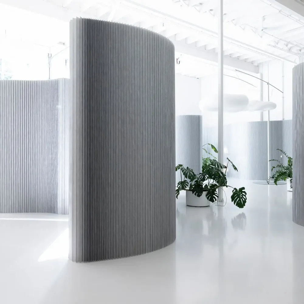 Acoustic solutions - aluminum textile softwall | flexible freestanding partition - MOLO
