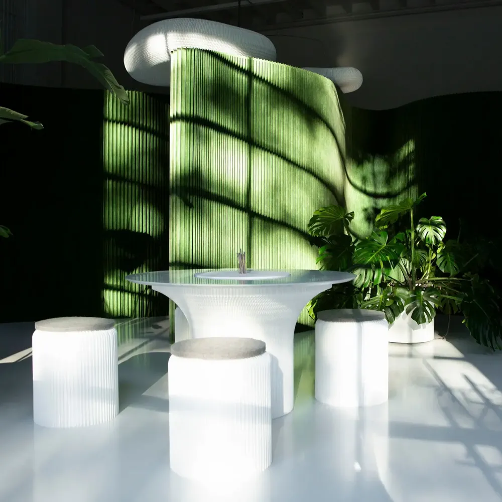 Dining Tables - cantilever table | table with folding base - MOLO