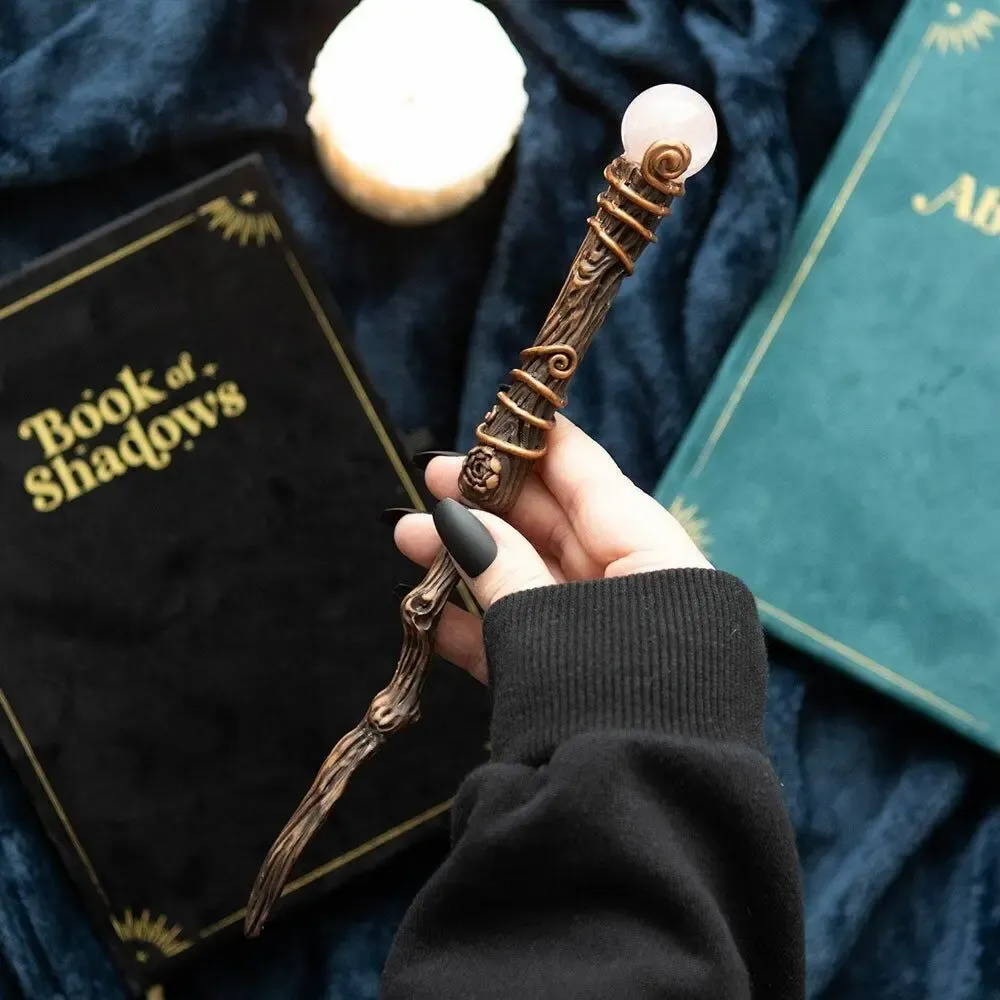 Objets de décoration - Baguette magique en cristal de quartz rose romantique avec pochette - SOMETHING DIFFERENT WHOLESALE