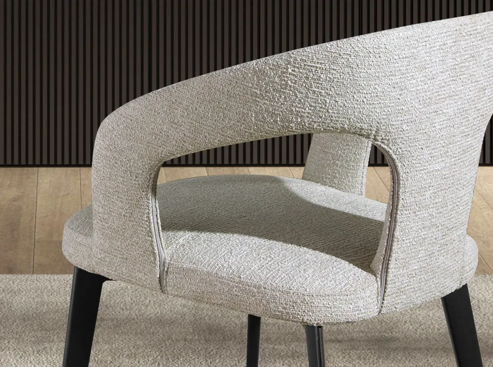 Chaises - Chaise en tissu blanc cassé - ANGEL CERDÁ