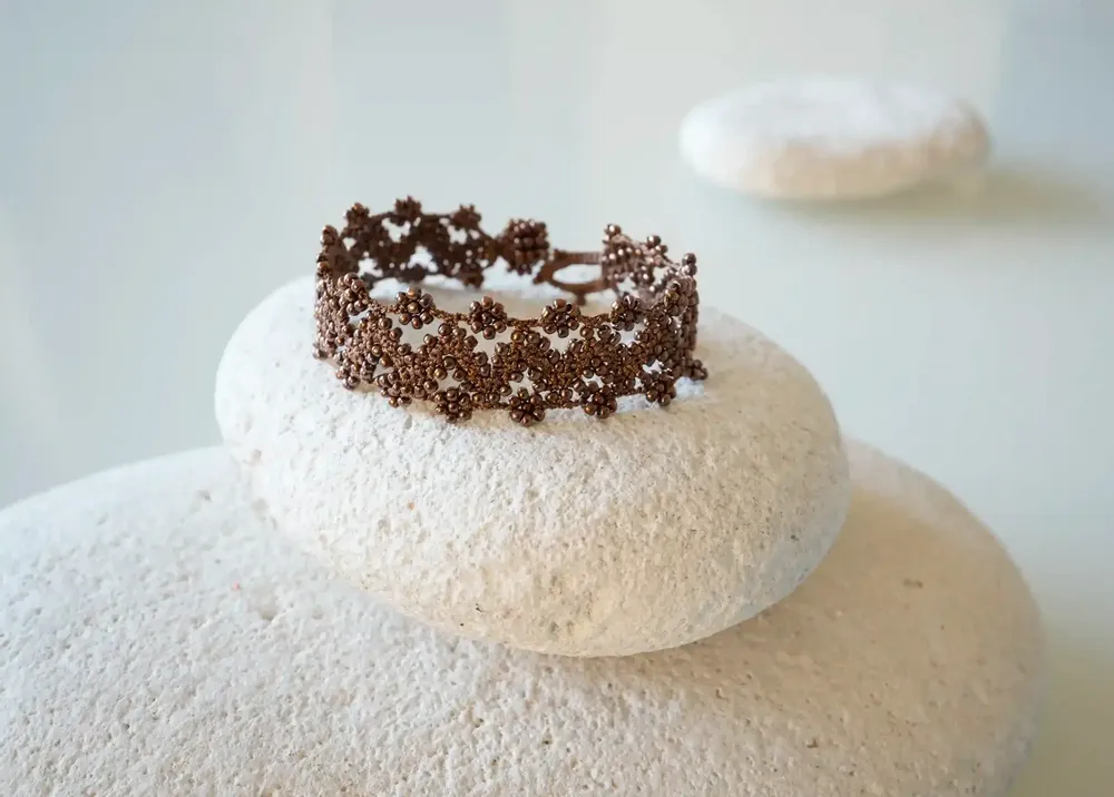 Jewelry - TEXTILE BRACELET MADE OF THREAD AND BEADS, WITH GRAPHIC PATTERNS, MODE - KARAWAN AUTHENTIC