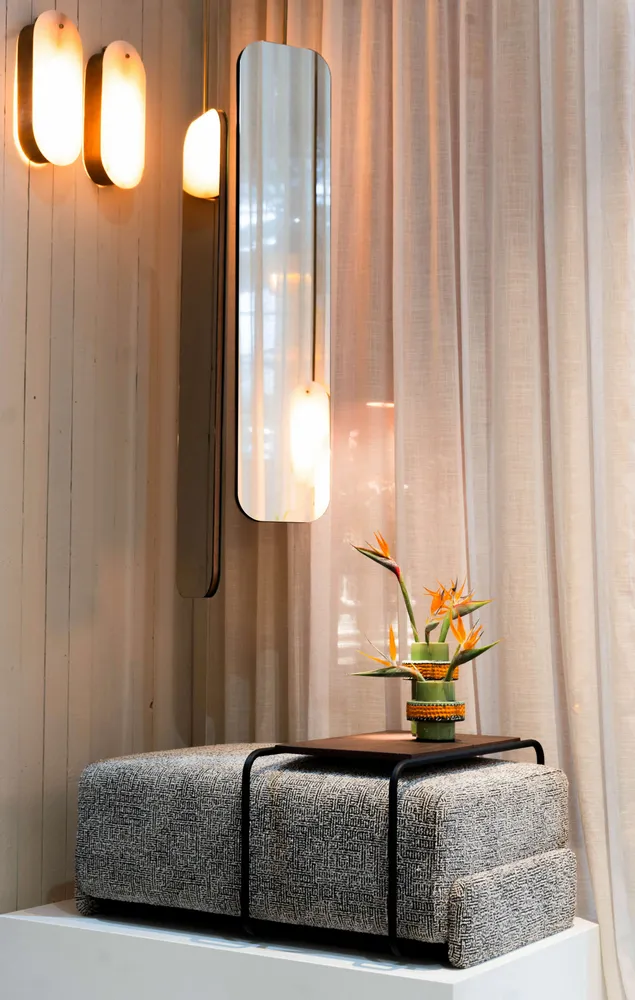 Mirrors - Mirror Han - VIPS AND FRIENDS