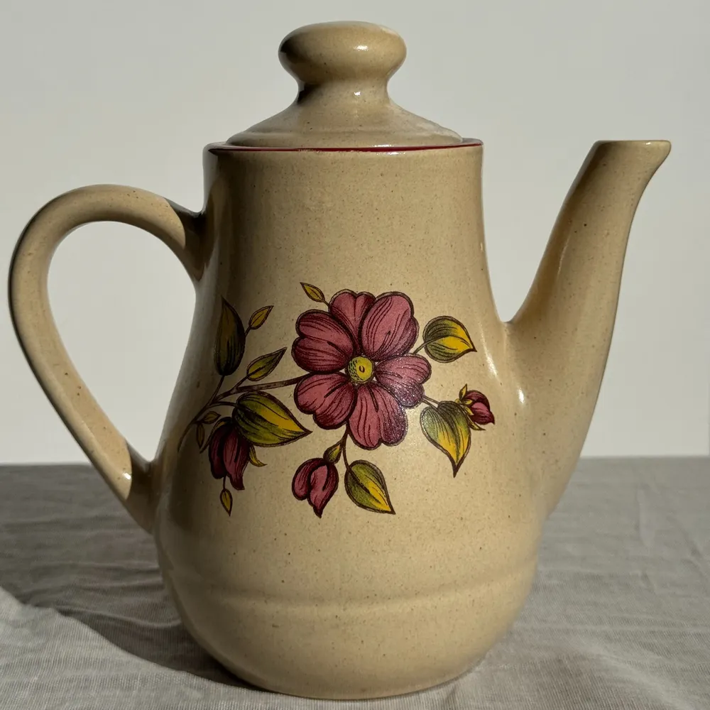 Accessoires thé et café - Théière en grès beige vintage à motif de fleurs roses H22 - OFFICE OBJETS