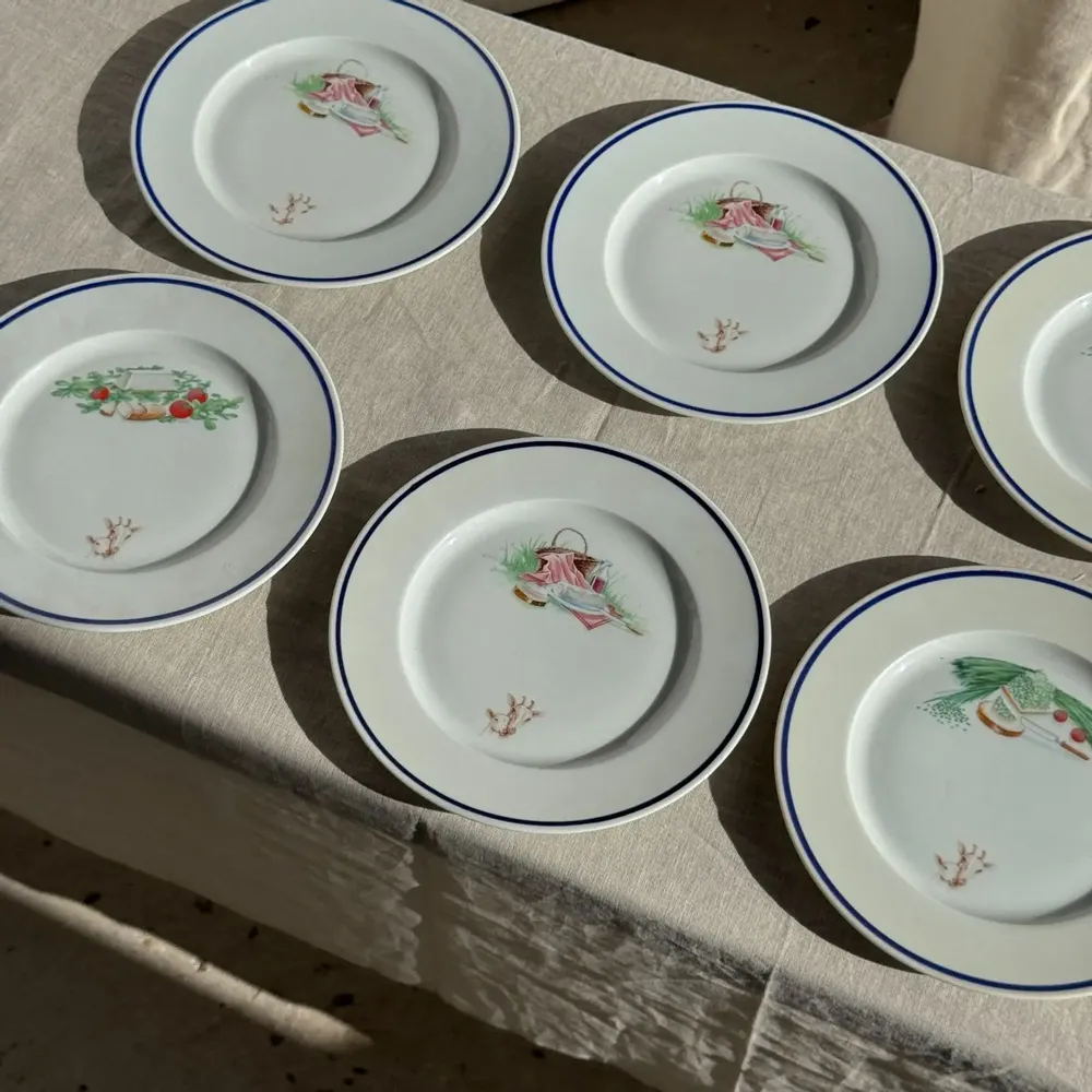 Everyday plates - Set of 12 France Chavroux 90s cheese plates D 21.5 - OFFICE OBJETS