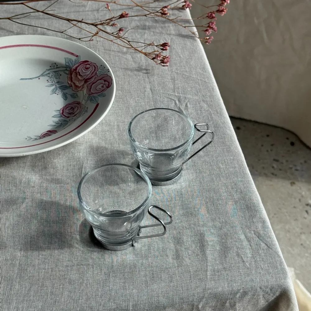 Tasses et mugs - Lot de 9 tasses italiennes vintage à anse en métal - OFFICE OBJETS