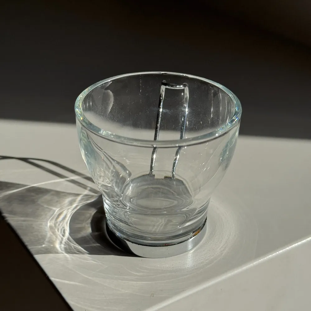 Tasses et mugs - Lot de 9 tasses italiennes vintage à anse en métal - OFFICE OBJETS