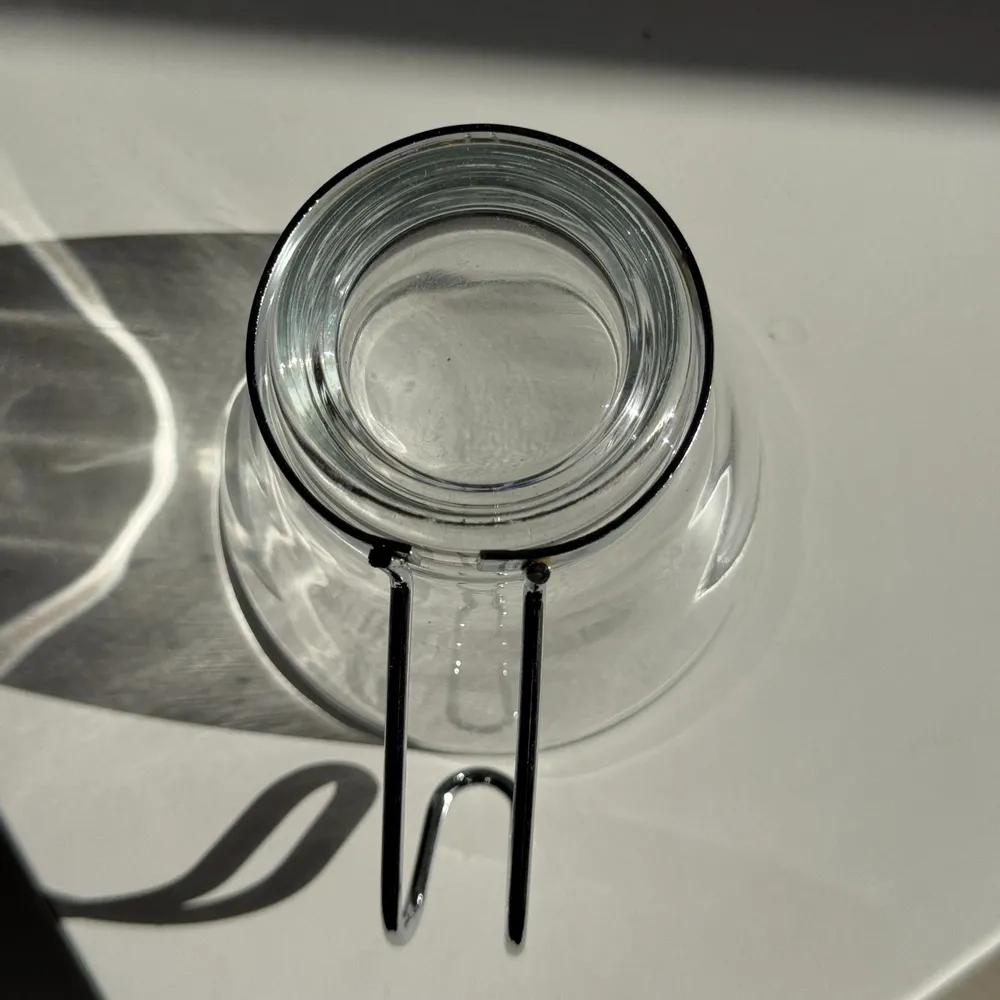 Tasses et mugs - Lot de 9 tasses italiennes vintage à anse en métal - OFFICE OBJETS