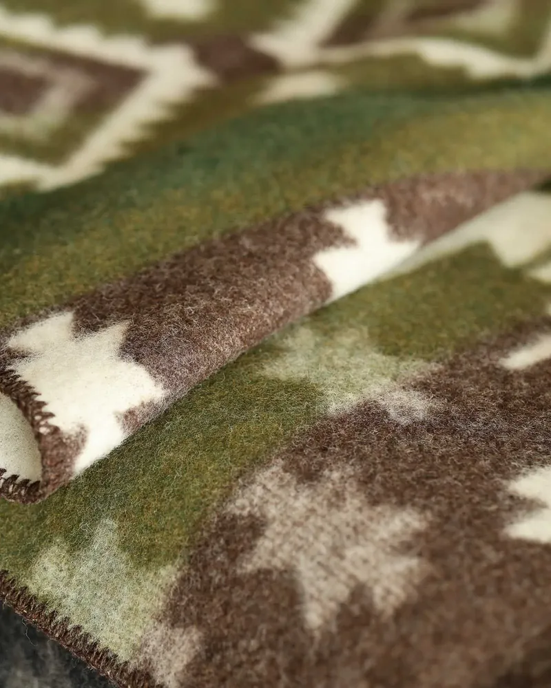 Linge de lit - Plaid de lit en laine TRIBE - double - vert - MOST-BLANKETS