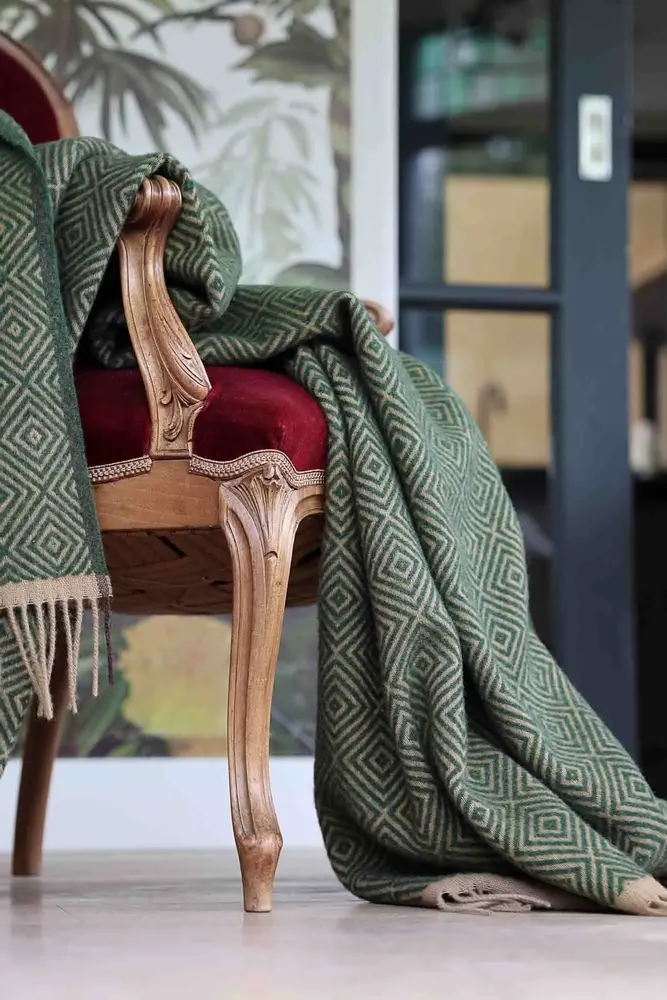 Plaids - Plaid en laine VENEZIA Leaf - MOST-BLANKETS