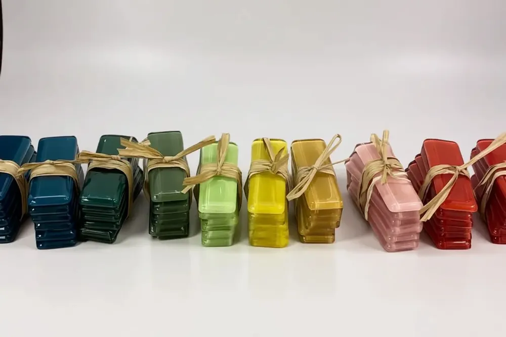 Knives - Designer table knife holder, colored glass knife rest - ROSE CORAIL DECO