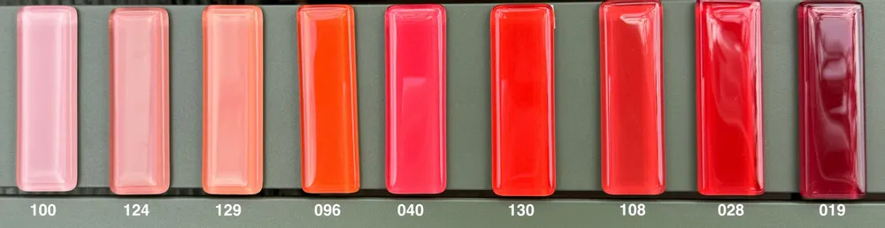 Knives - Designer table knife holder, colored glass knife rest - ROSE CORAIL DECO