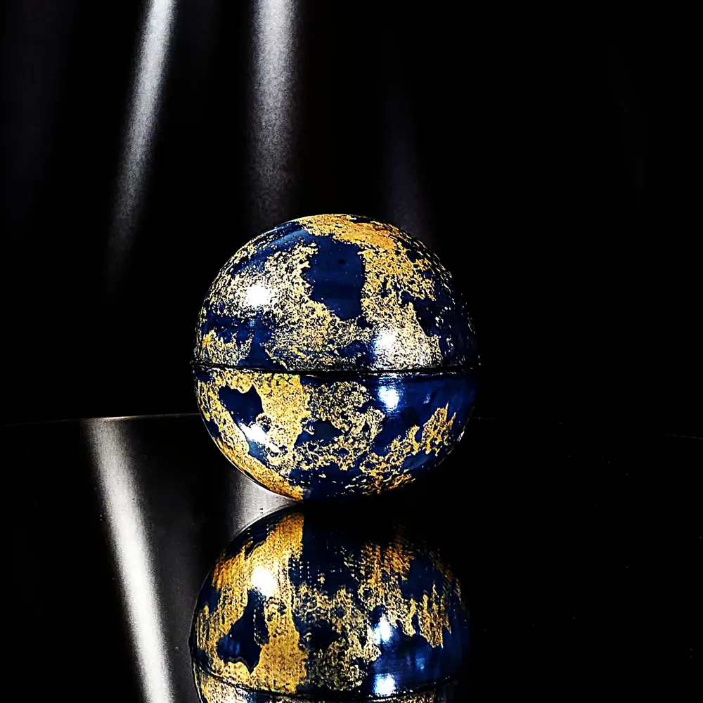 Objets de décoration - bougie globe au santal - PONPON CURIOSITAS
