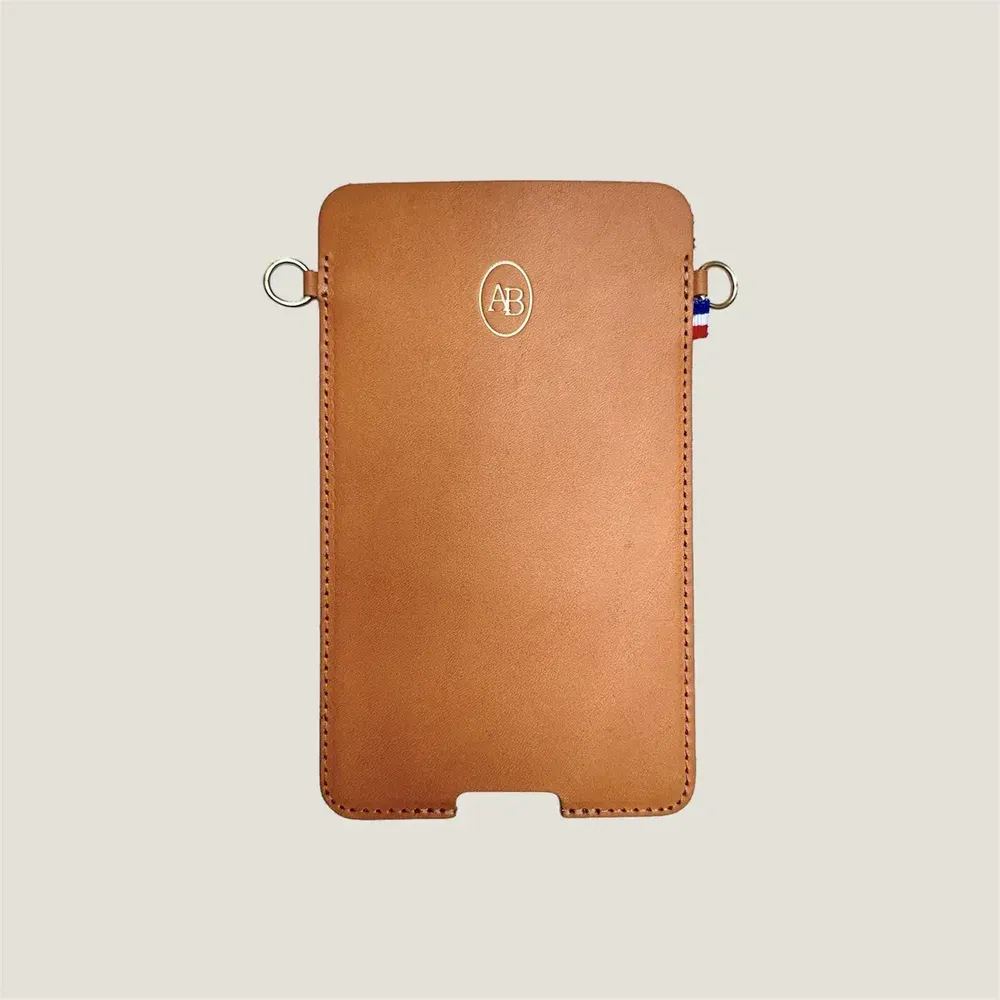 Pochettes - Pochette Louise pour téléphone en cuir à tannage végétal – 18 x 11 cm - ATELIER BALTUS