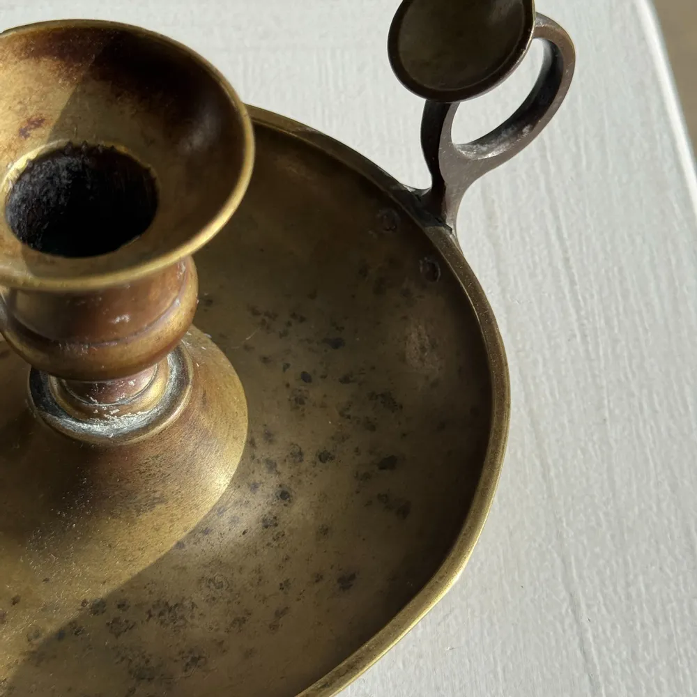 Bougeoirs et photophores  - Bougeoir à main doré ancien noirci H8 D13,5 - OFFICE OBJETS