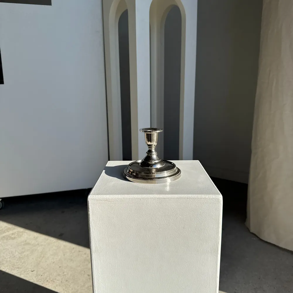 Bougeoirs et photophores  - Petit bougeoir en métal argenté brillant H11 D13 - OFFICE OBJETS