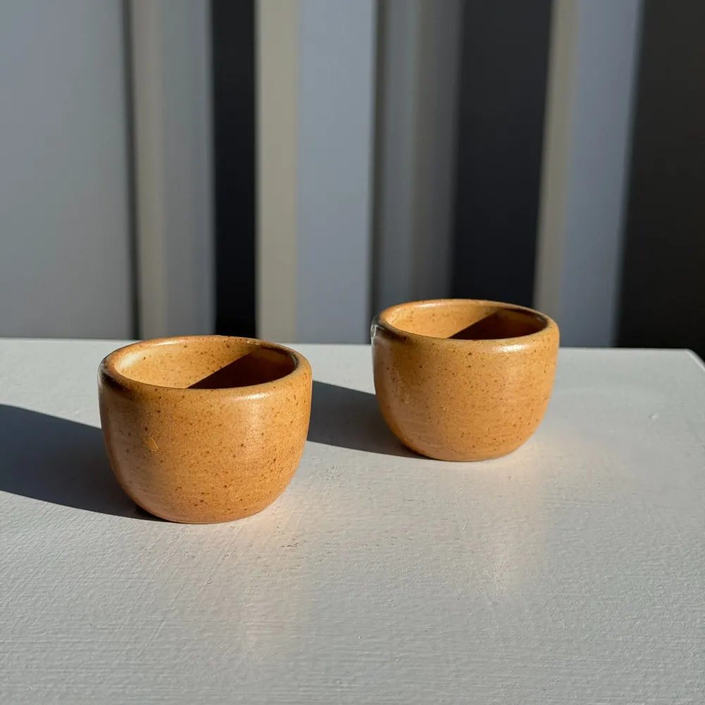 Bowls - Duo of vintage beige stoneware egg cups - Grès Village France H4 - OFFICE OBJETS