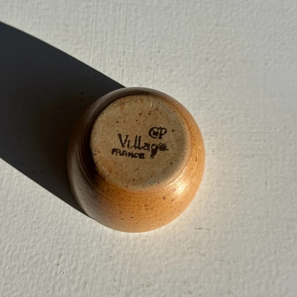 Bowls - Duo of vintage beige stoneware egg cups - Grès Village France H4 - OFFICE OBJETS