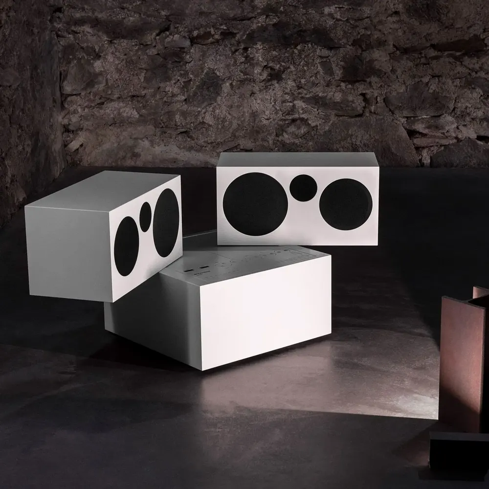 Speakers and radios - totem white - BRIONVEGA